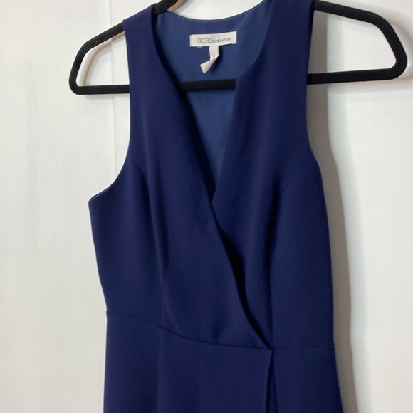 BCBGeneration Navy Blue Mini Dress VNeck crossover - 2 - Picture 3 of 9